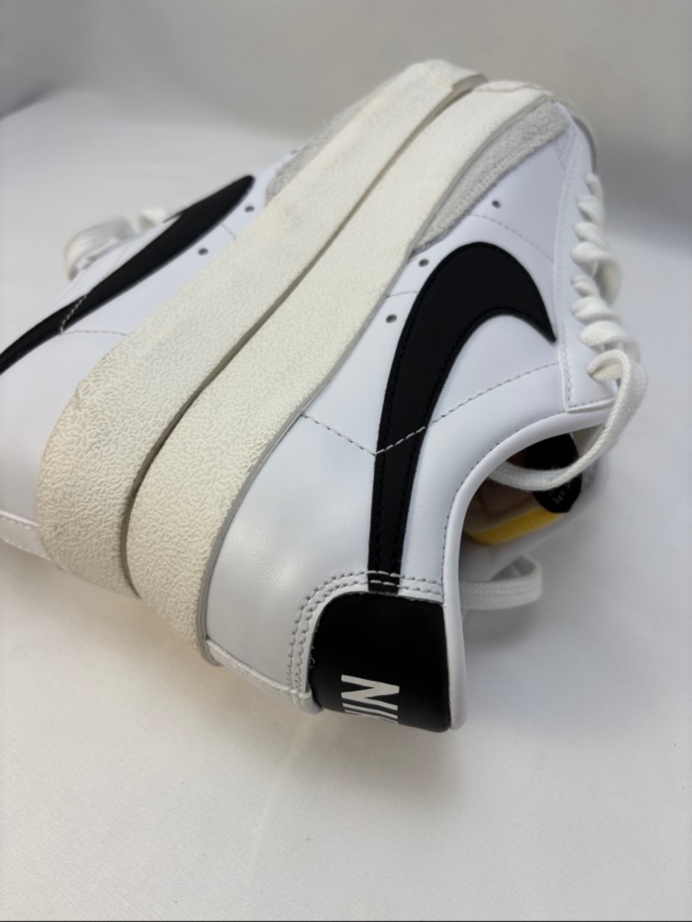 Nike Blazer Low ‘77 Women’s Sz8.5 New White with Black Swoosh Sneakers #323 - Picture 7 of 14